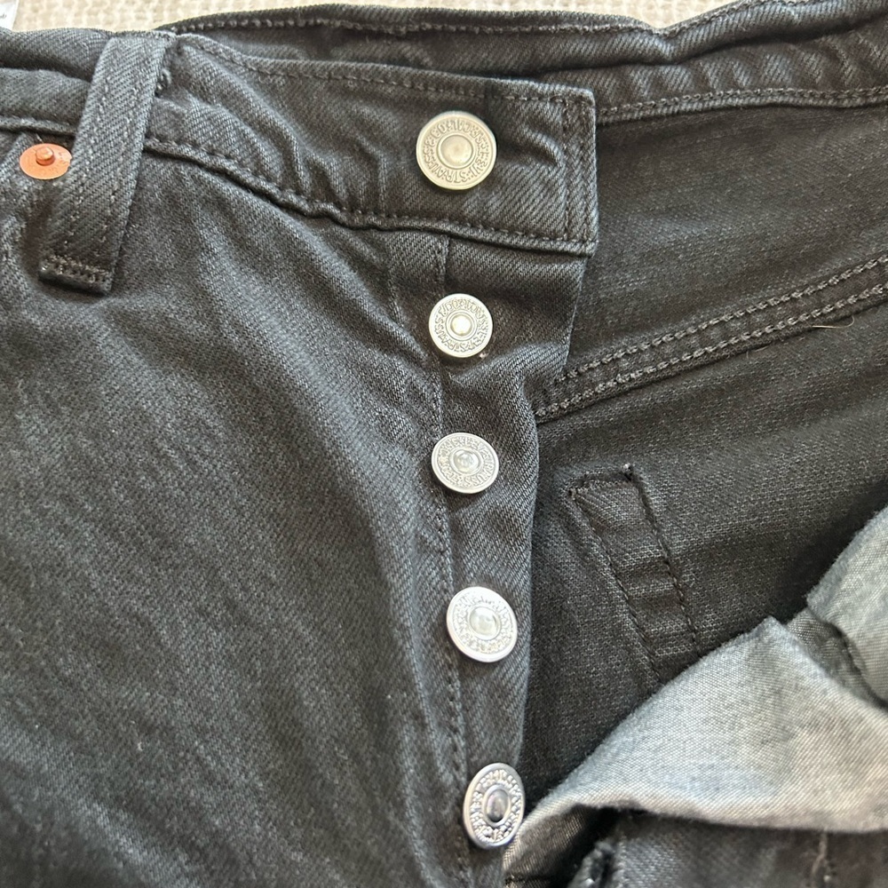 Levi Strauss & Co Women’s Button Fly Black Jeans

Size 8 - Picture 3 of 9